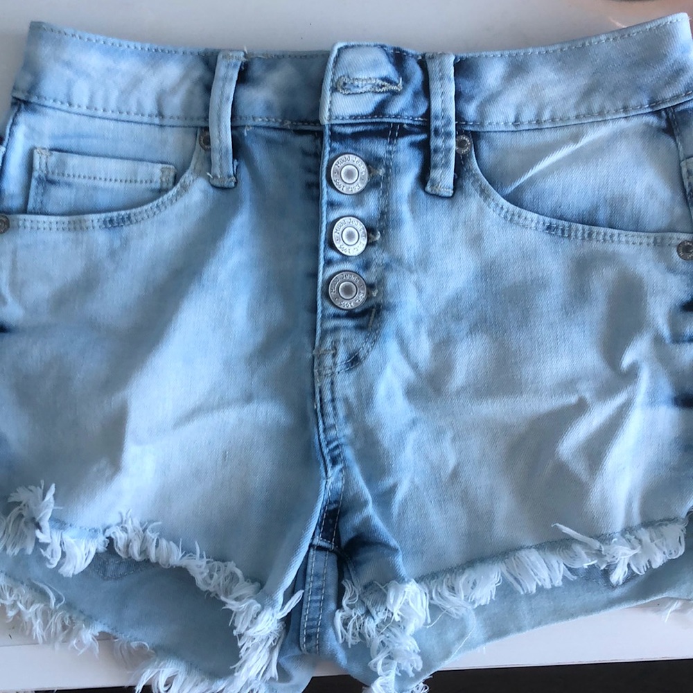 High waisted shorts in size US 1 fits like a  US 0